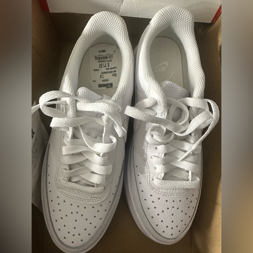 Womens Nike Court Vision Alta LTR size 7.5. Brand new